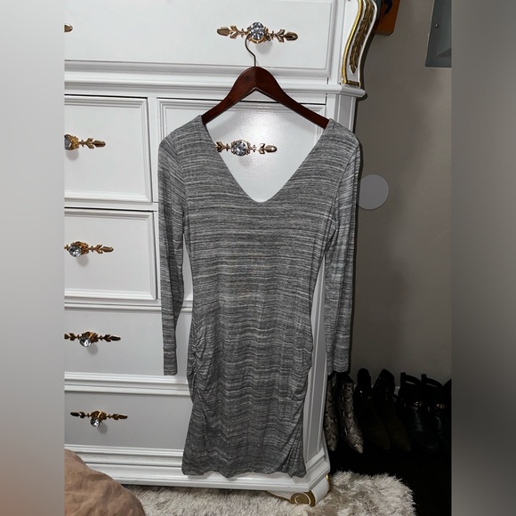 Banana Republic Grey and White, Ruched, V-Neck, Body Con Dress, Size Medium - Picture 16 of 17
